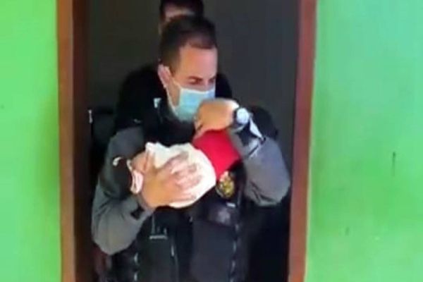 Mãe deixa bebê de 2 meses como ‘garantia’ em boca de fumo e perde a guarda da criança em MT