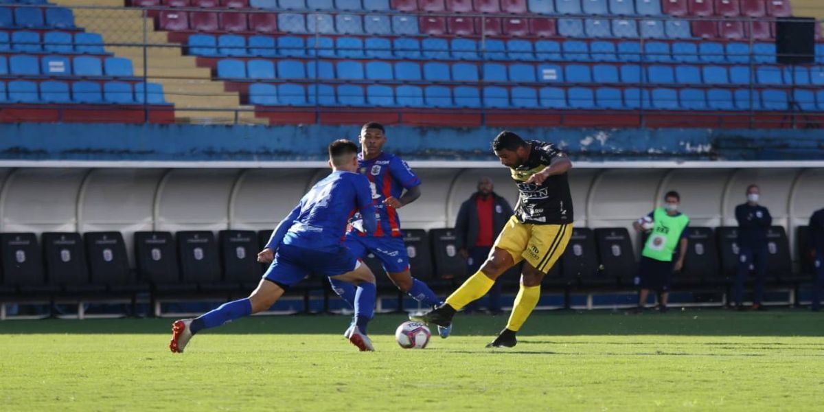 Jogando em Itajaí pela 2ª rodada do Brasileiro, FC Cascavel empata com Marcílio Dias