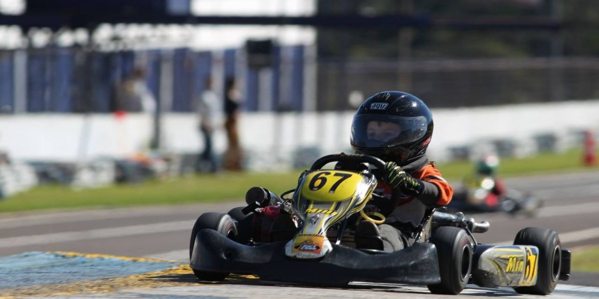Cavalcante e Deitos se mantêm invictos no Metropolitano de Kart de Cascavel
