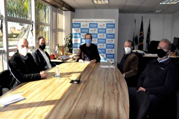 Para ampliar produção científica, Paraná terá rede de laboratórios multiusuários