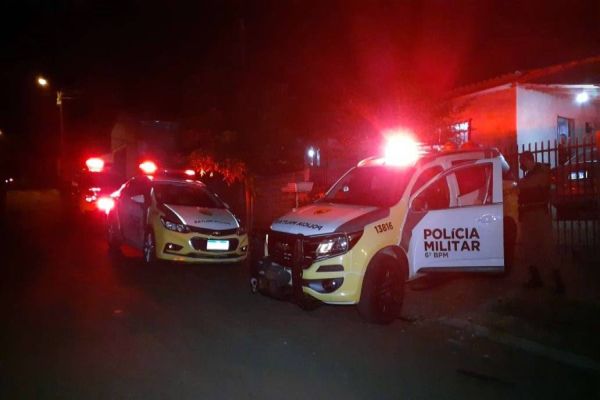 Imagem referente a notícia: Mulher é morta após ser alvejada por disparos de arma de fogo na cabeça no Bairro Brasmadeira