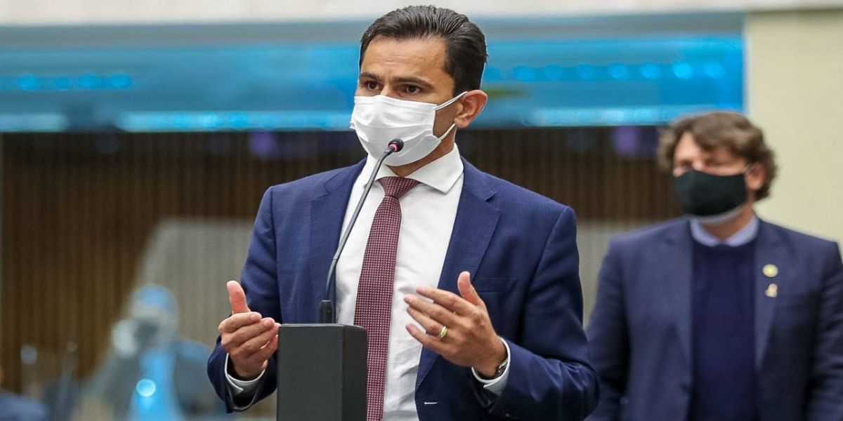 Marcio Pacheco vota contra Licença Prêmio para servidores do Ministério Público