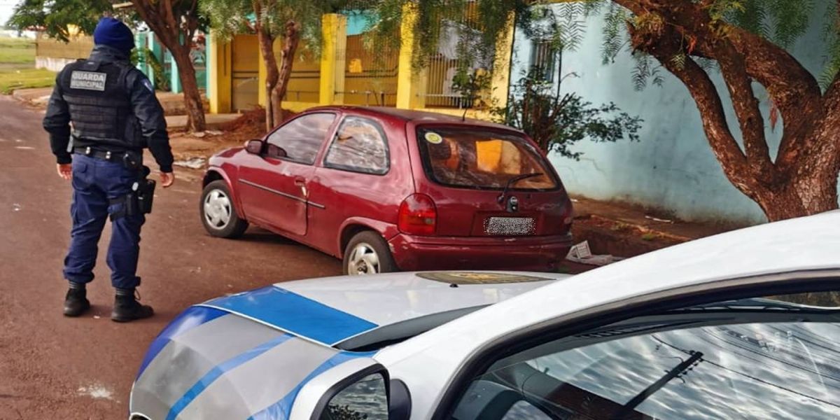 Corsa Wind com alerta de furto é recuperado pela Guarda Municipal no Bairro Floresta