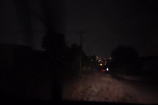 Imagem referente a notícia: Falha em alimentador deixa mais de 3 mil unidades consumidoras sem energia no Bairro Canadá