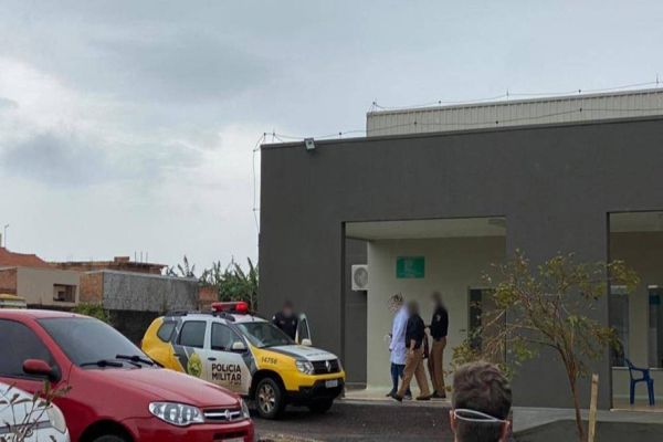 Médico de Cascavel é detido após ser flagrado por pacientes adquirindo drogas em Cafelândia