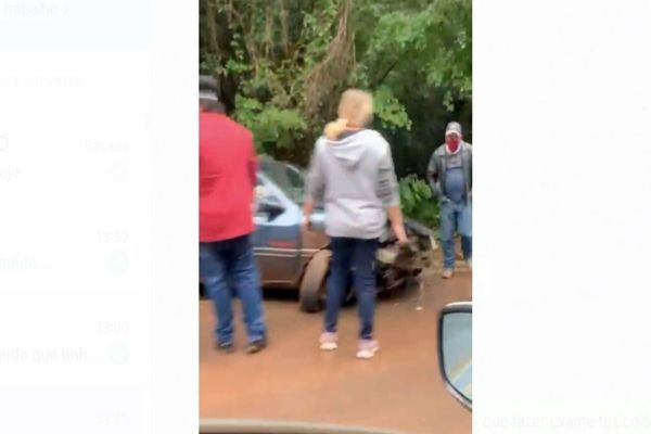 Imagem referente a notícia: Acidente entre Cafelândia e Penha é registrado nesta tarde de segunda-feira (21)