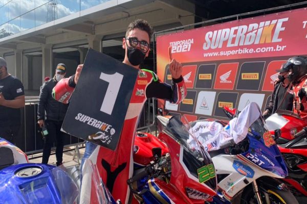 Imagem referente a notícia: SuperBike Brasil: Pedro Sampaio vence pela categoria PRO