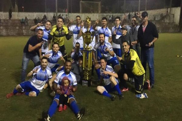 Imagem referente a notícia: Barão Auto Peças vence Vip Sports e se torna bicampeã da Copa dos Campeões