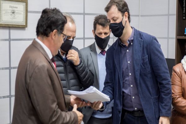 Executivo protocola na Câmara pacote de projetos com Plano de Habitação