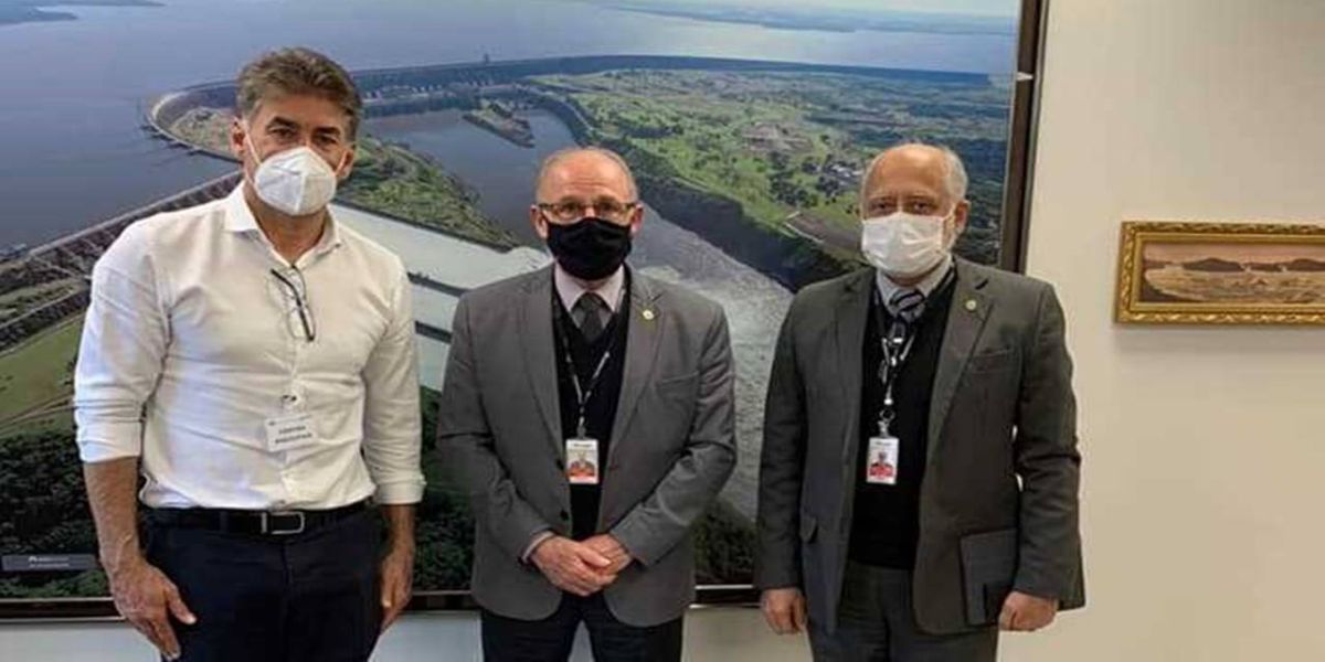 Paranhos visita general Ferreira e estende convite para visitar Amop