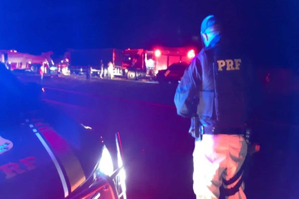 Colisão em sequência envolve quatro veículos e mobiliza equipes de socorro na BR-369 em Cascavel