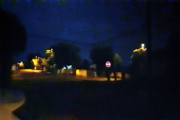Lâmpada queimada em poste de iluminação pública é motivo de reclamação, no Bairro Periolo