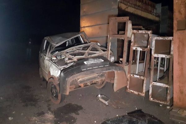 Imagem referente a notícia: Homem fica ferido após capotamento na BR-277 em Cascavel