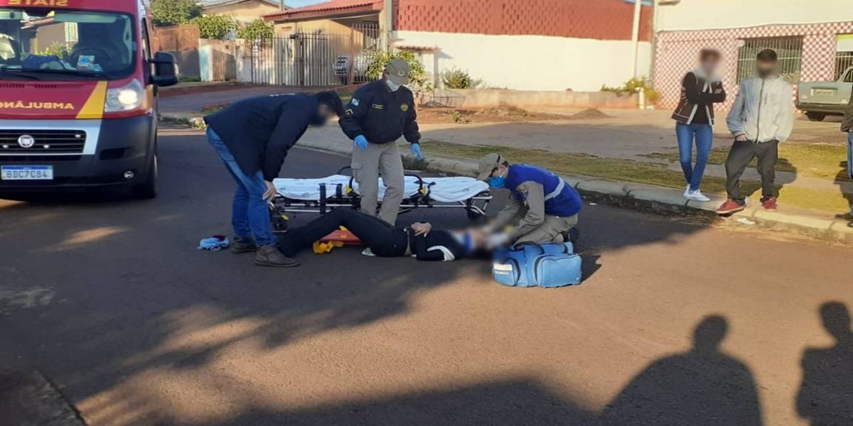 Mulher fica ferida após queda de veiculo no Bairro Periolo