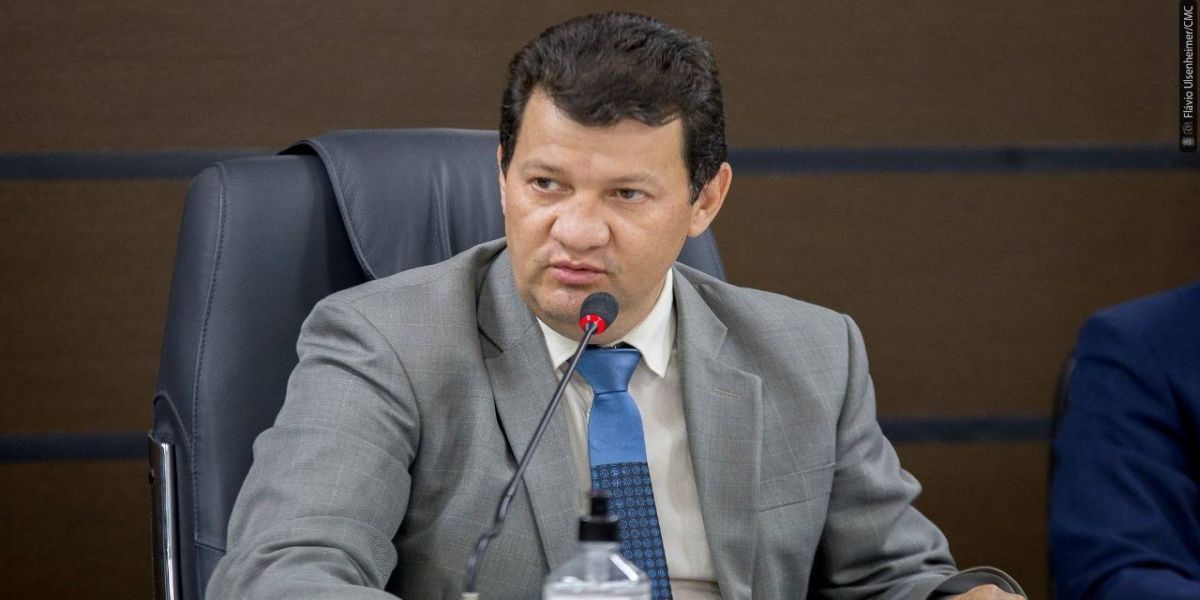 Romulo pede isenção da taxa de alvará em 2021 para o transporte escolar