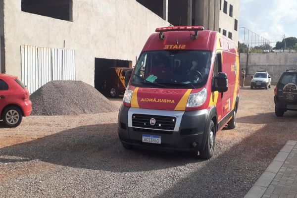 Imagem referente a notícia: Mulher de 51 anos é baleada acidentalmente no Bairro Santa Cruz em Cascavel