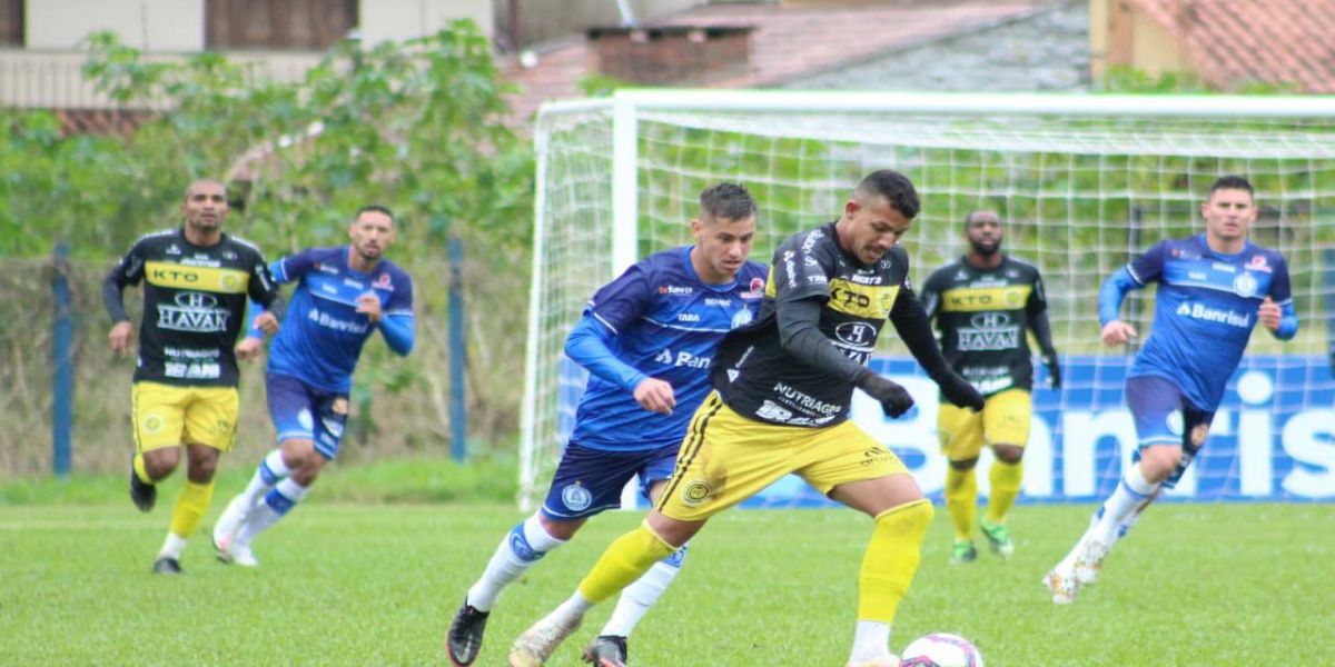 FC Cascavel vence equipe do Aimoré de virada por 3x1 e assume liderança do grupo A8 da Série D
