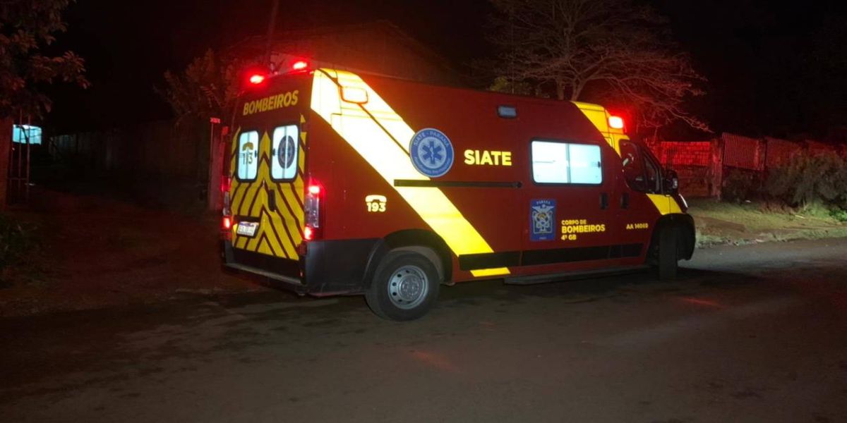 Jovem fica ferido após sofrer queda de escada no Bairro Cascavel Velho