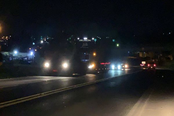 Imagem referente a notícia: Quebra de veículo deixa trânsito lento na rodovia BR-277 em Cascavel