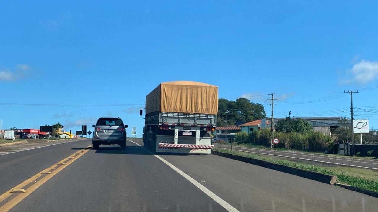 Diesel congela e mais de 30 caminhões ficam parados nas rodovias do oeste