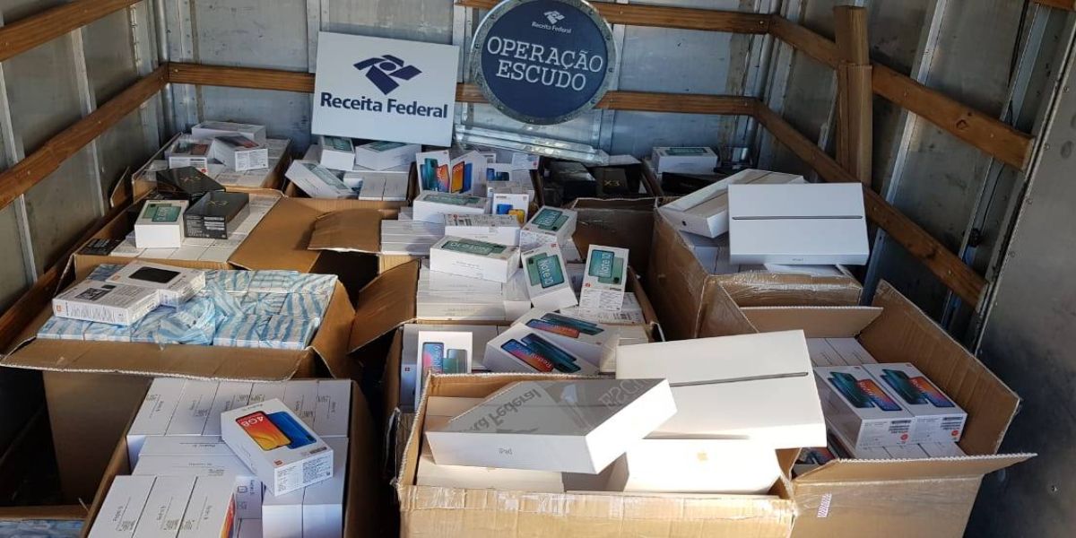 Receita Federa apreende veiculo carregado com eletrônicos avaliados em um milhão de reais