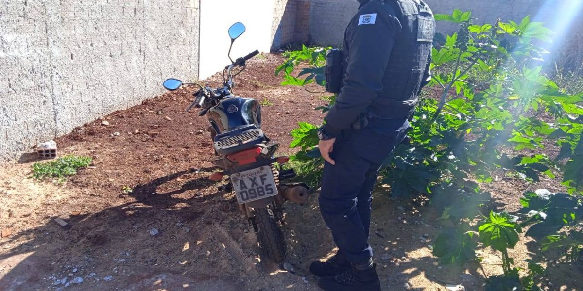 Guarda Municipal recupera motocicleta com indicativo de furto no Bairro Interlagos