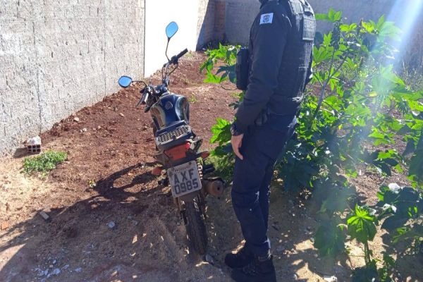 Guarda Municipal recupera motocicleta com indicativo de furto no Bairro Interlagos
