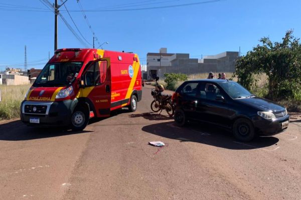 Imagem referente a notícia: Motociclista fica ferido após colisão de trânsito no Loteamento Florais do Paraná