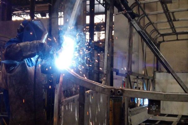 Mercado formal de trabalho do Paraná cresce acima das principais economias do Brasil