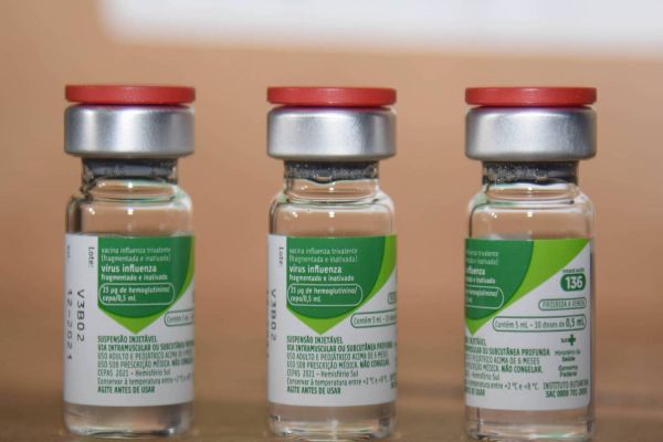 A uma semana do fim, vacinação contra a gripe atinge 44,7% do público prioritário no Paraná