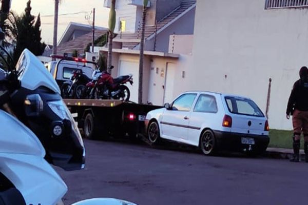 Gotran Cascavel apreende motocicletas e veiculo por pratica de racha e malabarismo em via pública