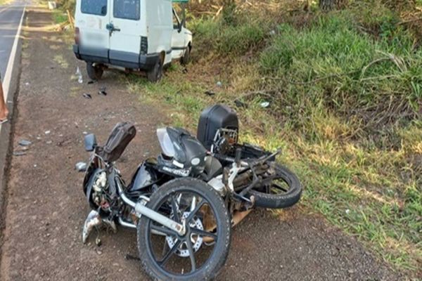 Homem morre após grave acidente entre moto e carro na PR-180