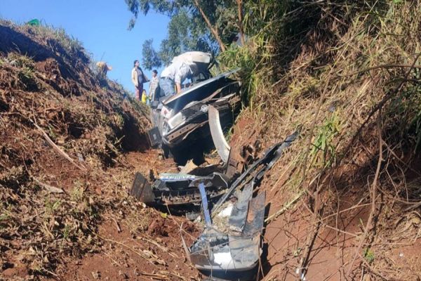 Imagem referente a notícia: Gravíssimo acidente entre Saveiro e Caminhonete é registrada na BR-369 em Corbélia