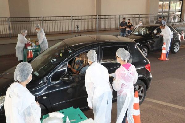 Centro de eventos abre sábado e domingo para a segunda dose
