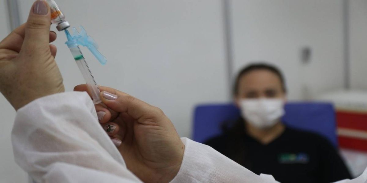 Atualização do estoque de doses COVID-19 para 37 anos ou mais