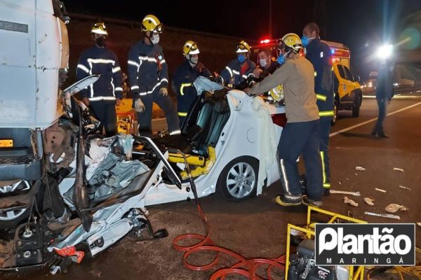Motorista trafega na contramão e sofre ferimentos graves após bater de frente com caminhão