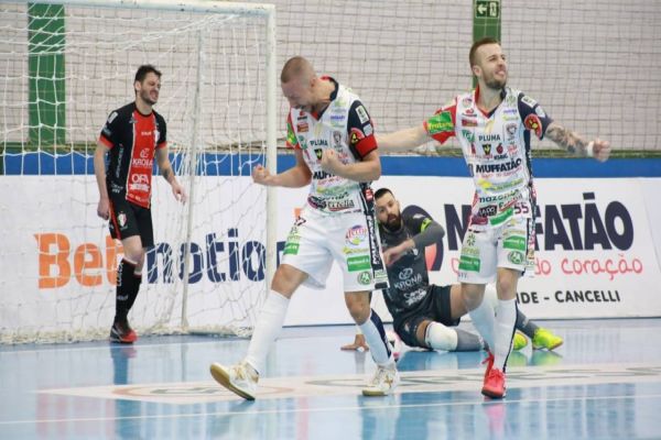Cascavel Futsal vence Joinville e assume liderança do grupo B da LNF