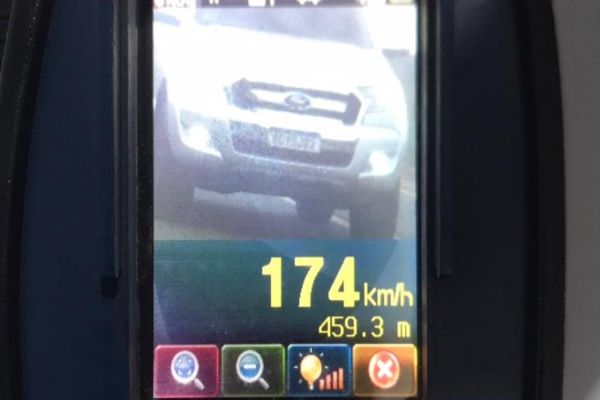 Automóvel é flagrado a 174 quilômetros por hora na PR-180, em Cascavel