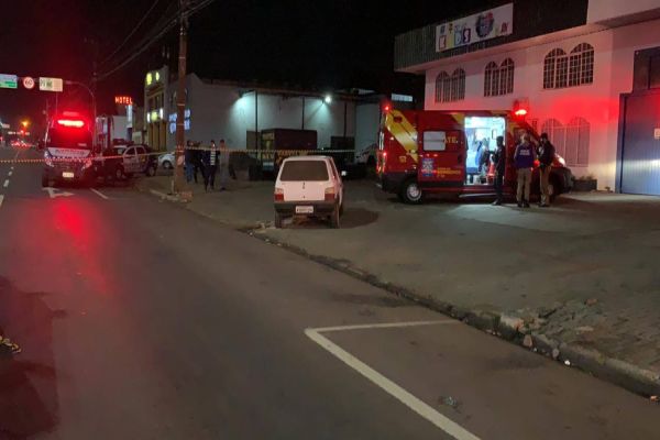 Imagem referente a notícia: Guarda Municipal emite nota sobre ação que terminou com agressor baleado na Av. Tancredo Neves