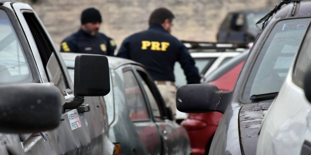 PRF e Detran-PR realizam operação Pátio Limpo no Paraná