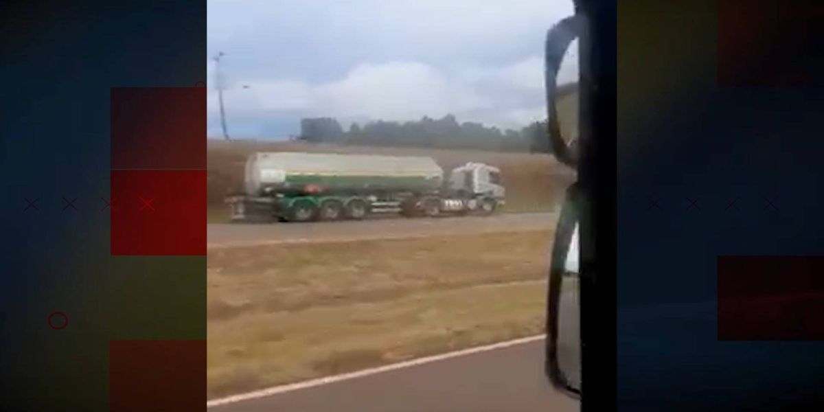 Caminhão tanque de combustível é flagrado trafegando na contramão na BR-467, em Cascavel