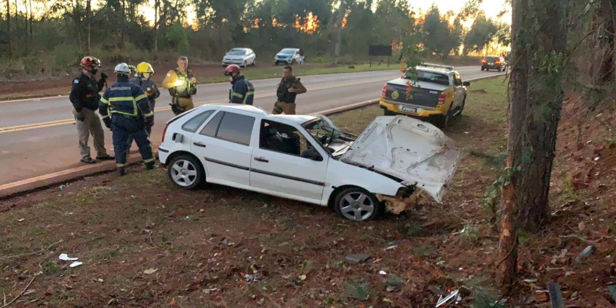 Homem fica ferido após capotamento na PR-180, no Rio do Salto
