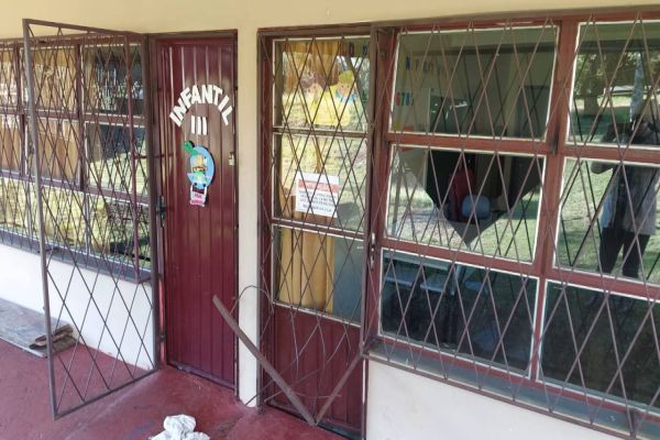 Unidades escolares são alvo de marginais na última semana em Cascavel