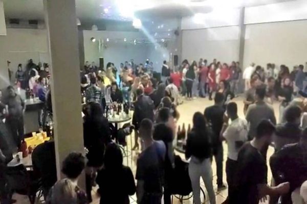 Festas ilegais são interrompidas pela fiscalização no fim de semana em Cascavel