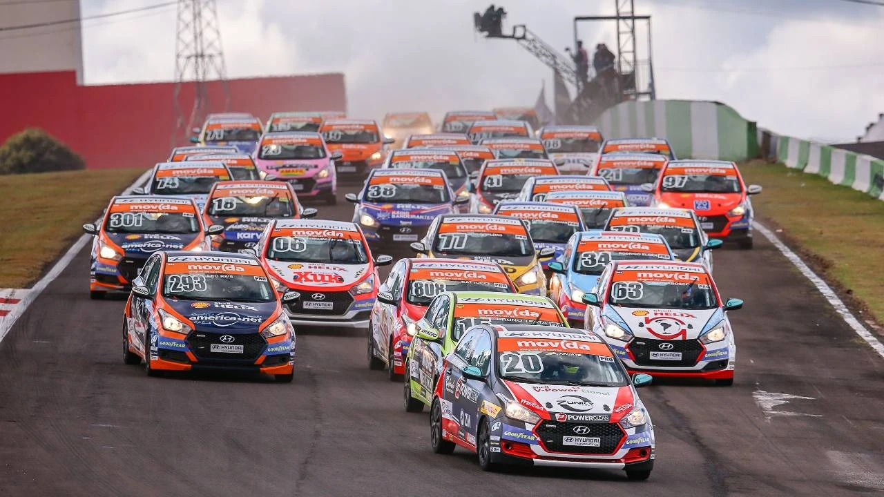 Foto relacionada a notícia: Pole positions vencem em Cascavel pela Copa Shell HB20