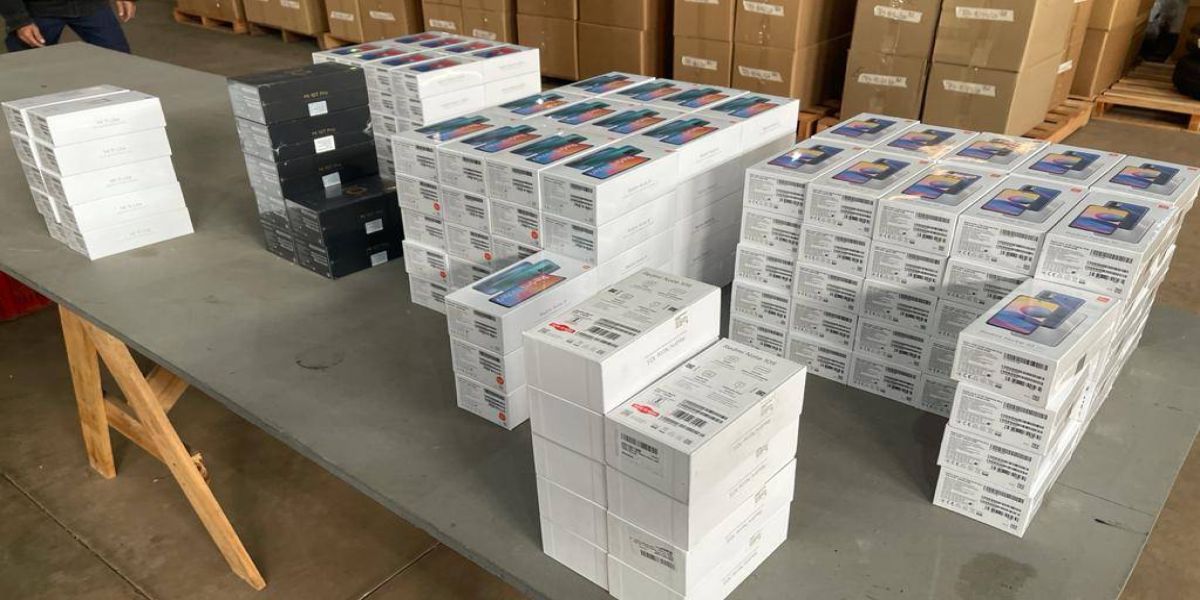 Receita Federal apreende mais de 180 smartphones contrabandeados em Santa Tereza do Oeste
