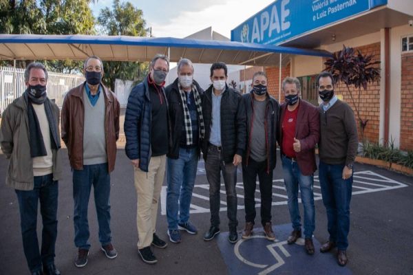 Vereador Melo confirma emenda para compra de veículo para Apae