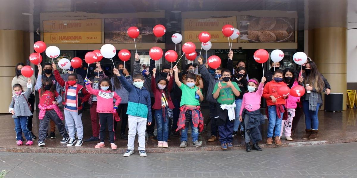 Alunos do Cemic são presenteados com programação especial no Cascavel JL Shopping