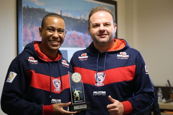 Roni foi escolhido como o craque do mês de junho da Liga Nacional de Futsal