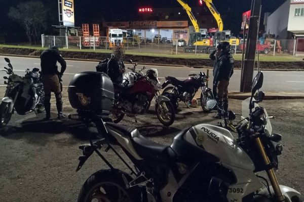 Policia Militar recolhe três motocicletas por irregularidades em Cascavel